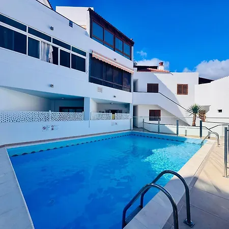 Cristianos Colina Ii ארונה